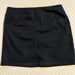 SC & Co - Black Jeans Skort / Shorts - Like New. Size L